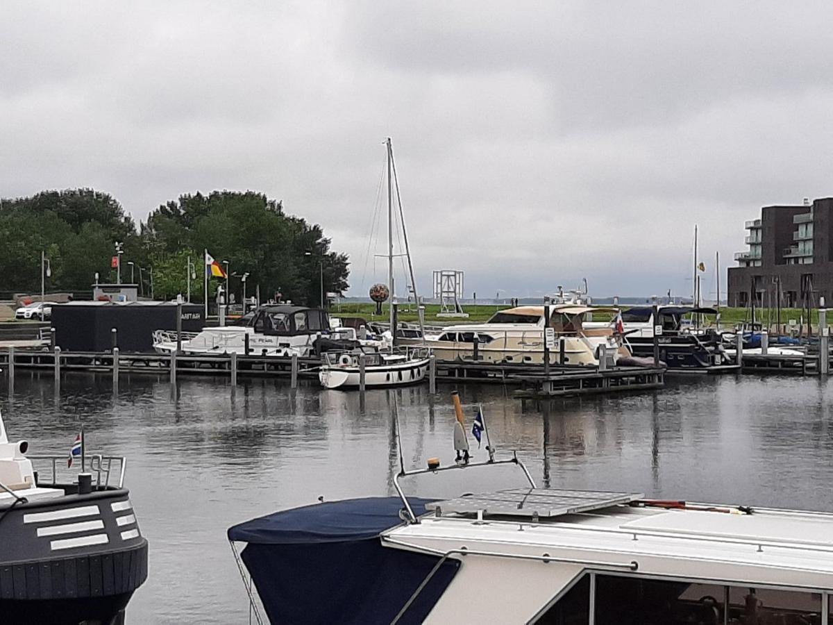Aan De Kerkgracht Apartment Almere Bagian luar foto